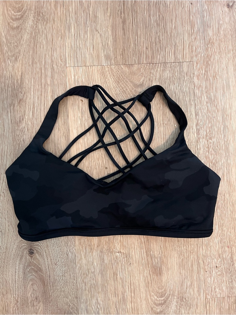 Lululemon Free to Be Wild Black Camo Strappy-Back Sports Bra Size 10